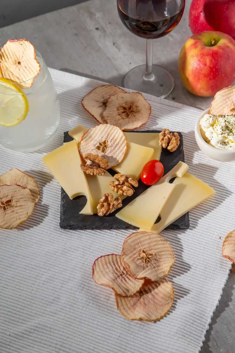 Tabla de quesos con chips FRUCH