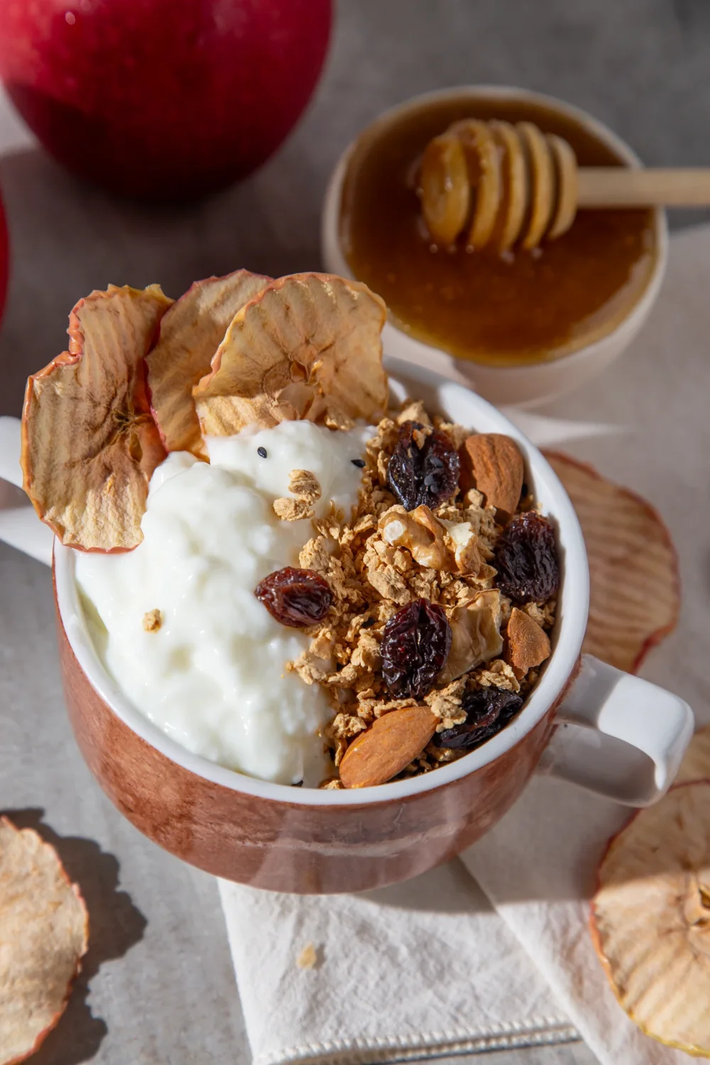 Bowl de yogur, granola y chips FRUCH