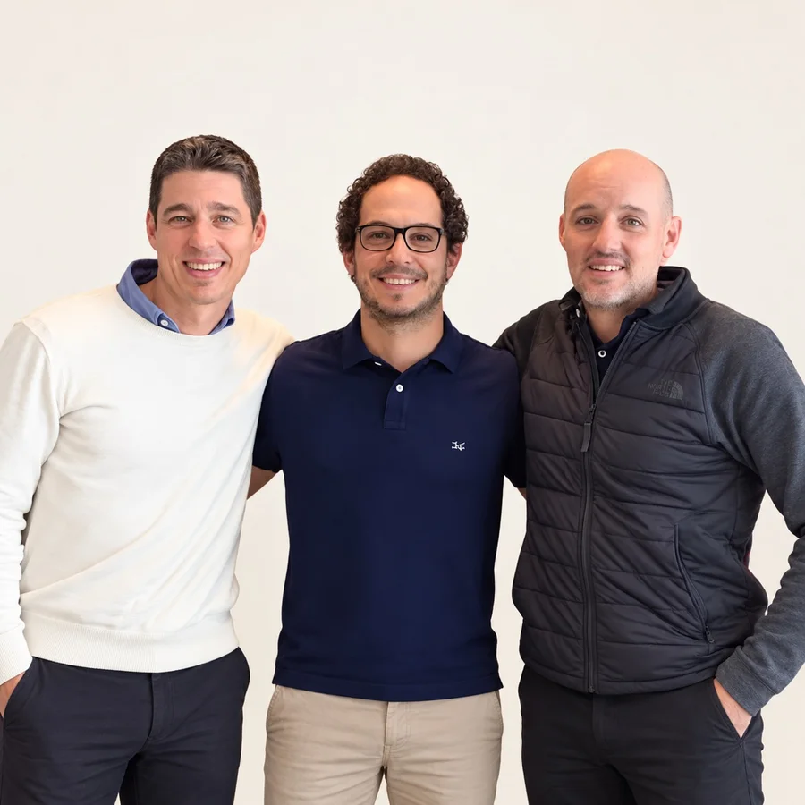 Tres socios